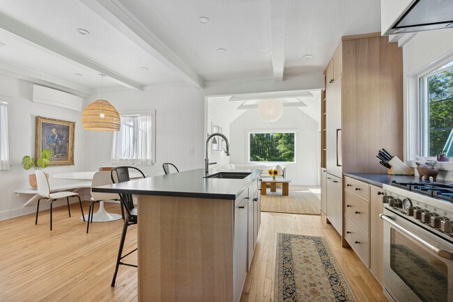 Photo - 276 Fowler Rd