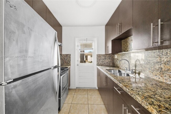 Photo - 5420 Hollywood Blvd Unit 202