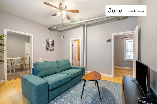 Building Photo - 2611 W Armitage Ave Rental