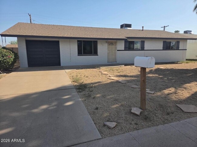 Building Photo - 35 E Fairmont Dr