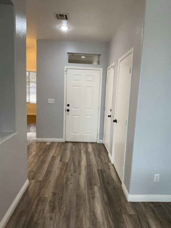 Photo - "Charming 2-Bed Oasis in Las Vegas: Modern...