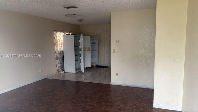 Photo - 421 Las Palmas Cir