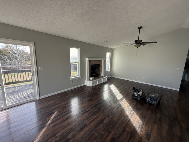 Photo - 816 S Longbranch Dr