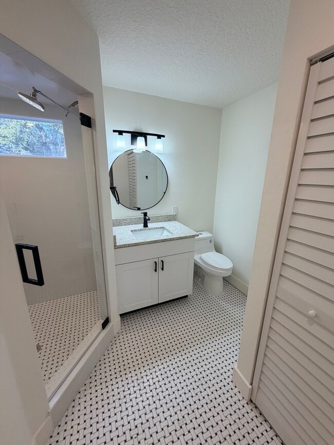 Photo - 831 Floral Dr