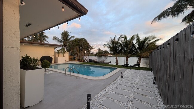11640 NW 32nd Manor