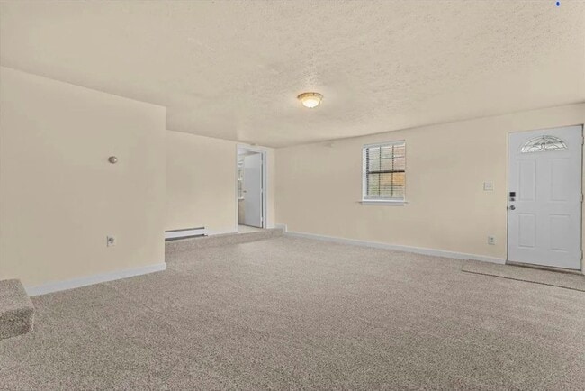 Photo - 333 Groveland St Unidad 3