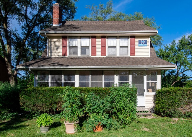 Building Photo - 785 N Maple Rd