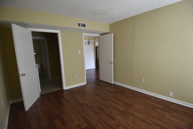 Photo - 6747 Quail Hollow Ct