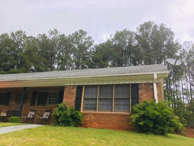 Photo - 1780 Southgate Ln SE Unit B