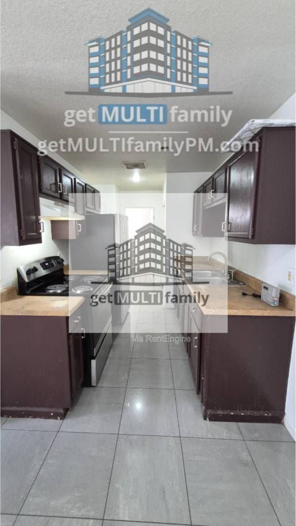 Building Photo - 3006 E Granada Rd Unit D