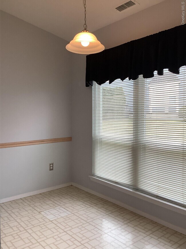 Photo - 825 Spring Lake Dr