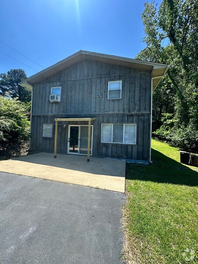 Building Photo - 628/630 Jennings Road Unit 630 Jennings Road Rental