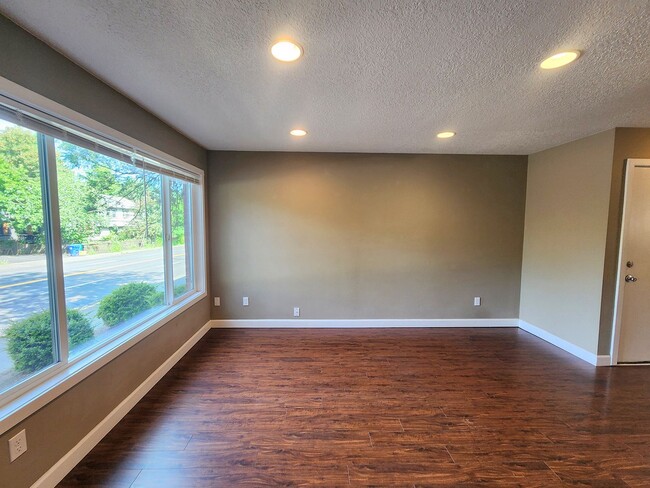 Photo - 4232-4232 SE Cesar Estrada Chavez Blvd Unidad 4226