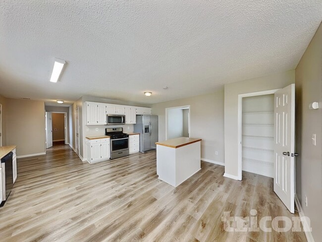 Photo - 1055 Maria Dr