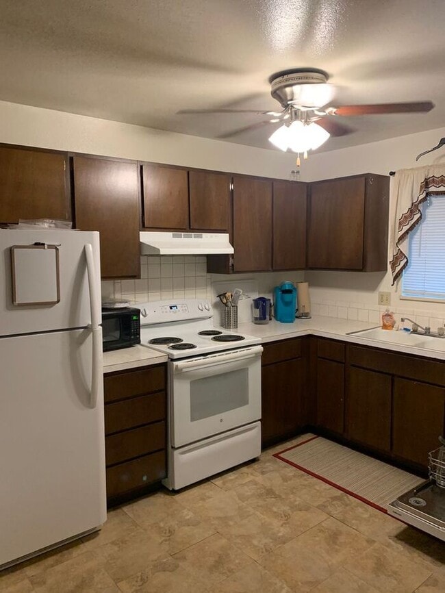 Photo - Beautiful 2 Bedroom Town Home! INCLUDED IN...