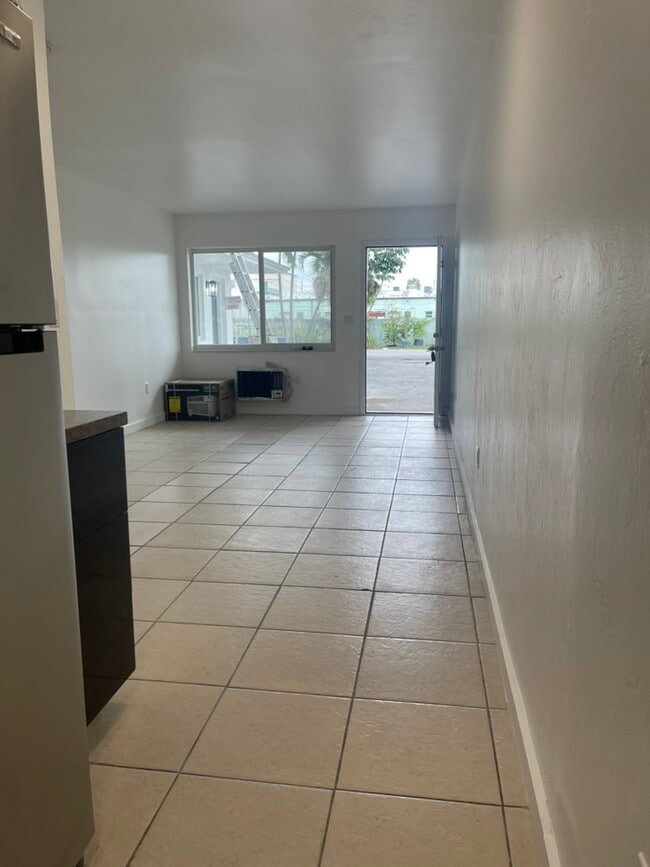 Photo - 512 NE 166th St