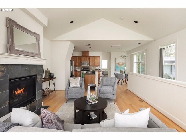 Photo - Amazing 3 bed / 2.5 bath Duplex with Bonus Room!