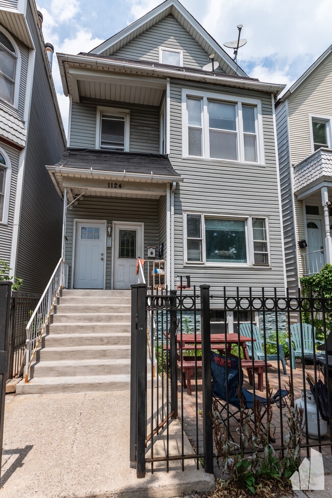 Building Photo - 1124 W Roscoe St Unit G Rental