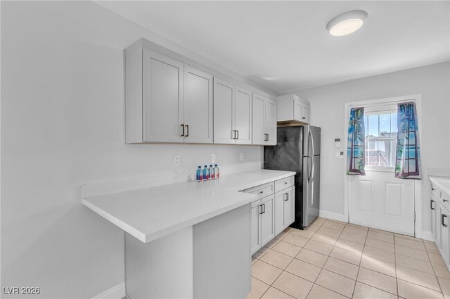 Building Photo - 235 Zinc St