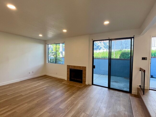 Photo - 29105 Thousand Oaks Blvd