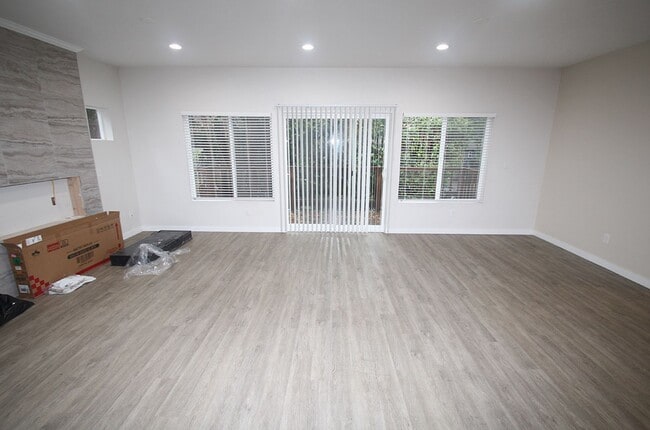 Photo - NEWER CONSTRUCTION 8 BEDROOM, 3 BATH HOME ...