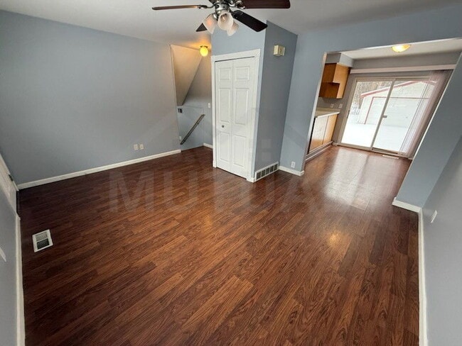 Photo - 39533 Cather St