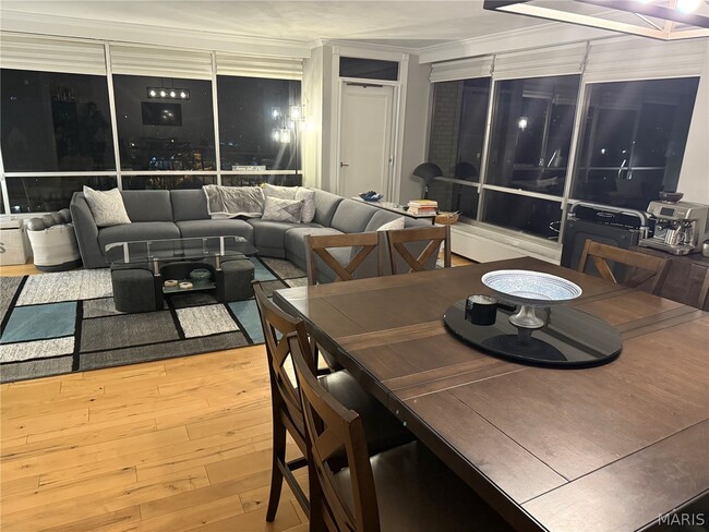 Photo - 4501 Lindell Blvd Unit 4B