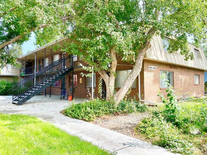 Cute 2 Bedroom WITH Attached Garage in Lov... - Cute 2 Bedroom WITH Attached Garage in Lov...