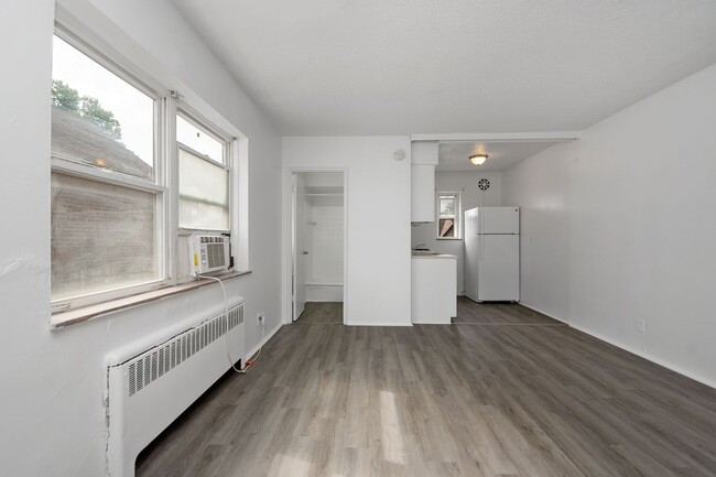 Photo - 618 Probasco St