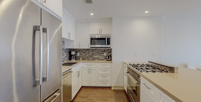 Photo - 101 California Ave Unidad 703