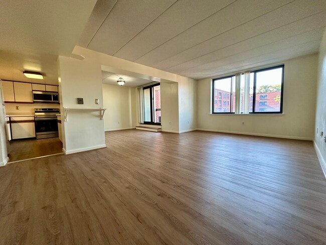 Building Photo - 85 Brainerd Rd Unit 303