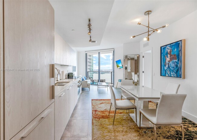 Building Photo - 501 NE 31st St Unit 3307 Rental