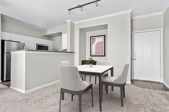 Photo - Olympus 7th Street Station