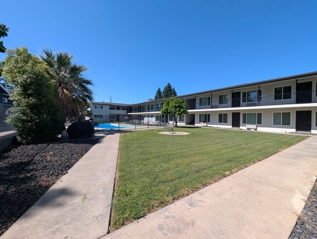 58 Grand Ave Unit 17