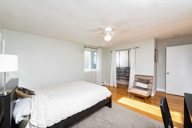 Photo - 135 Inman St Unidad 4