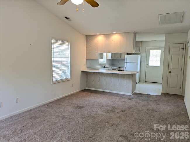Photo - 108 Bogey Ln