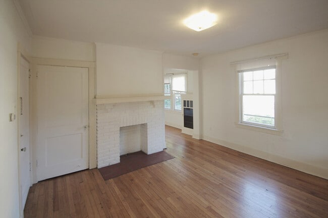 Building Photo - 318 Whitney Ave Unit 318