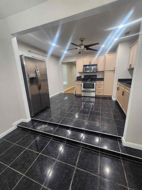 Photo - 202 Las Palmas Dr