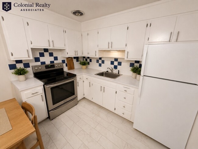 Photo - 205 Kent St Unit 42