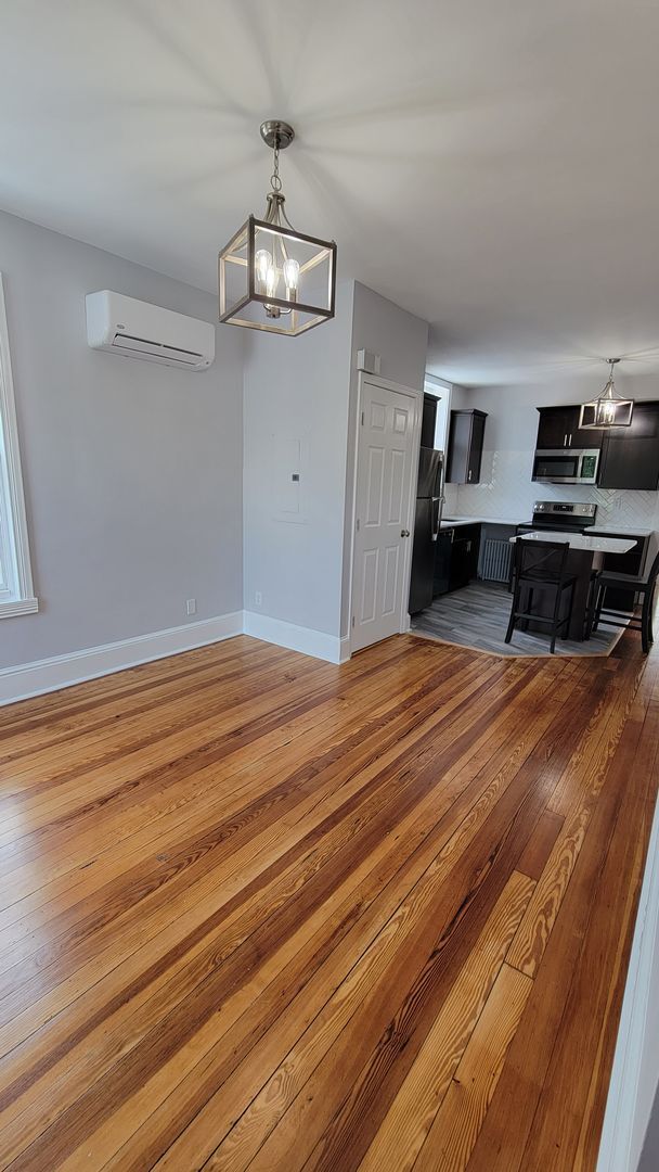 Photo - Beautiful Downtown Apartment for Rent! Unit #3