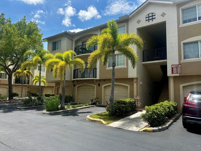 Building Photo - 1300 Crestwood Ct S Unit 1304 Rental