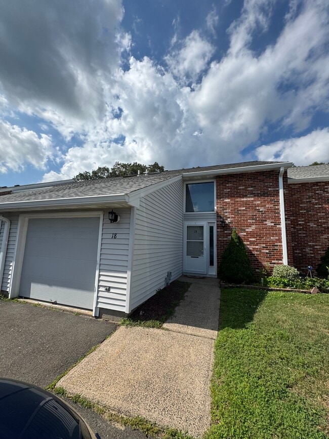 Photo - 705 Lake Ave Townhome