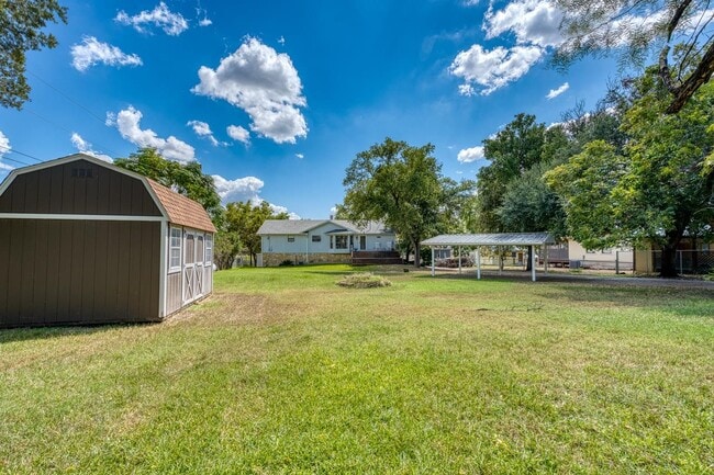 Photo - 303 Granite Shoals Ln