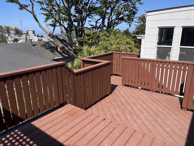 Photo - 1559 Masonic Ave