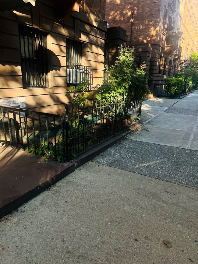 Photo - 219 W 139th St