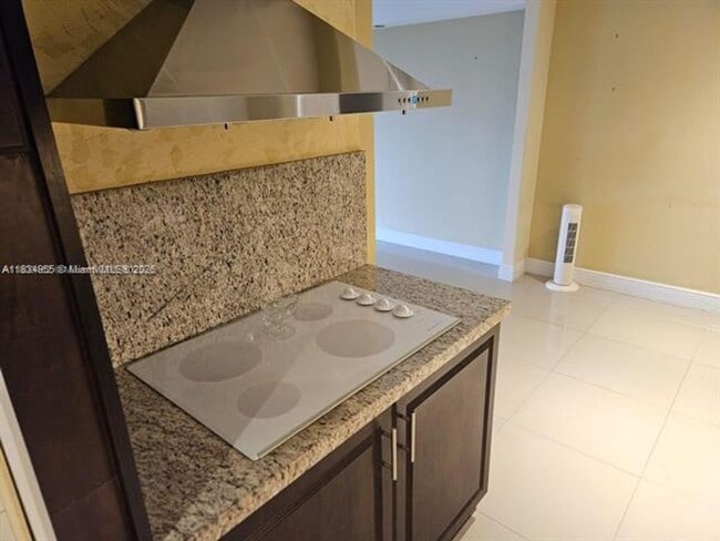 Photo - 1800 NE 114th St Unit 1800 NE 114th St  508