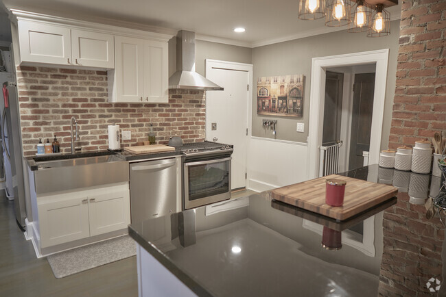 Kitchen - 37 Argyle Ave Rental