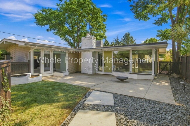 Photo - 2300 S Newton St