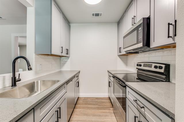 Building Photo - 5909 Gaston Ave Unit 202 Rental