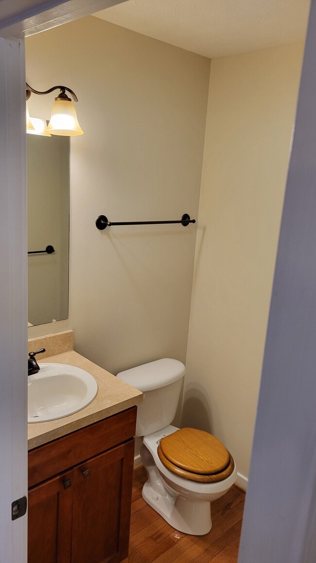 Photo - 1252 Frost Pl